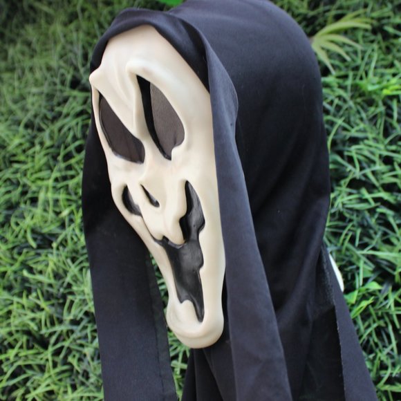 VTG Easter Unlimited Scream Ghostface Mask Melted Jagged Smile Glows in the Dark - Picture 4 of 8